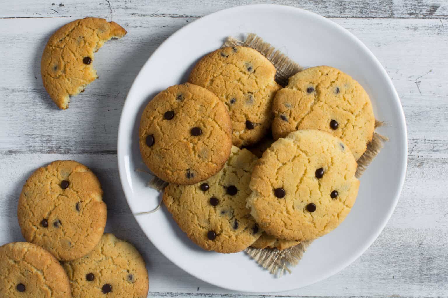 Keto Chocolate Chip Cookies With Xanthan Gum Oh So Foodie