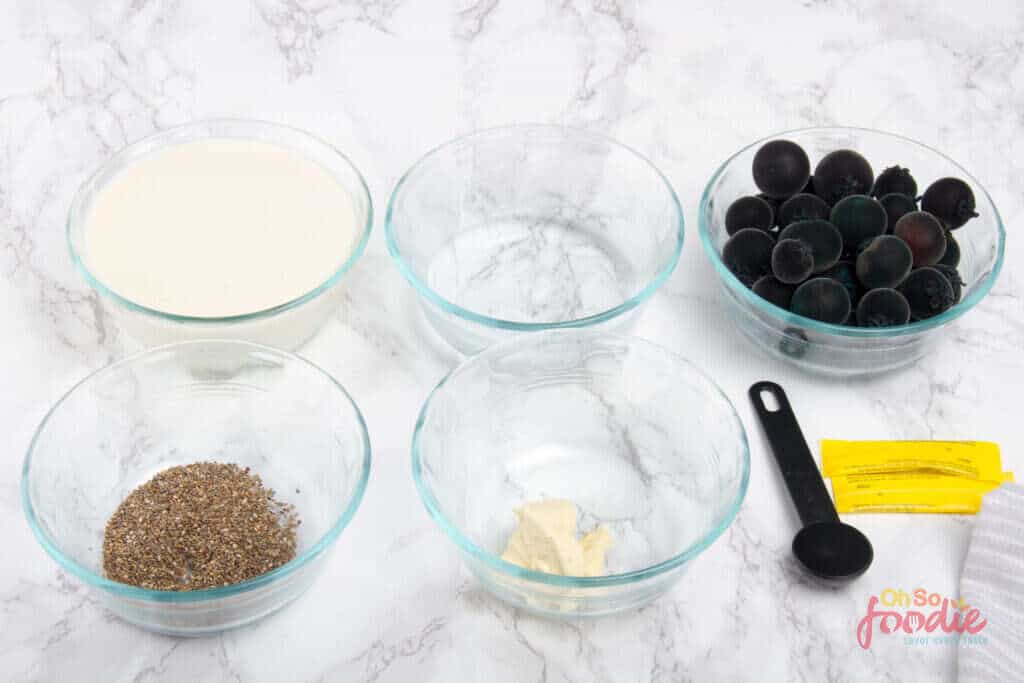 ingredients for blueberry smoothie