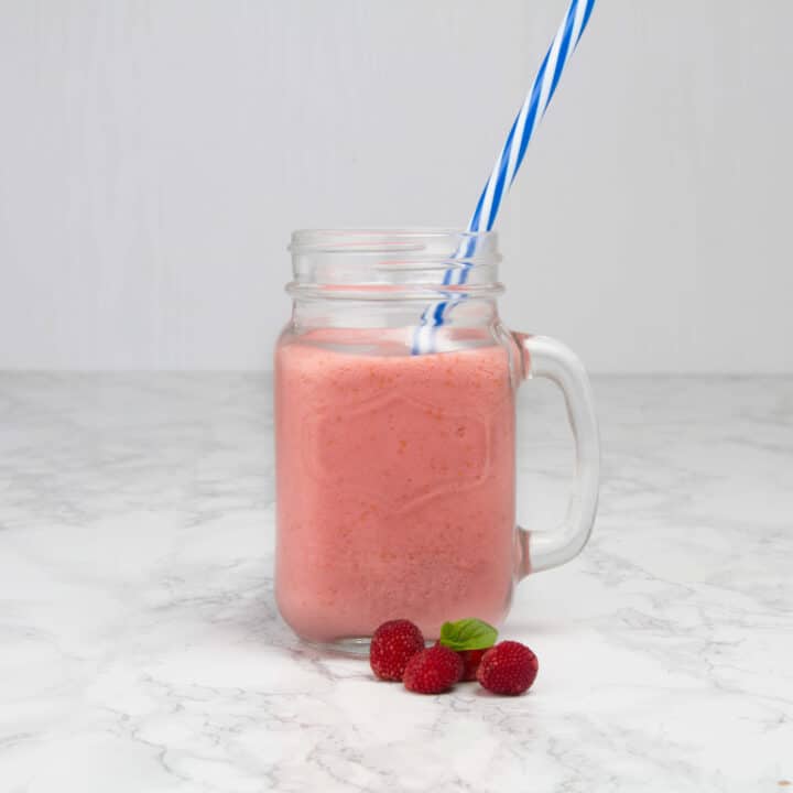 Keto Raspberry Smoothie (Just 5 Ingredients !)