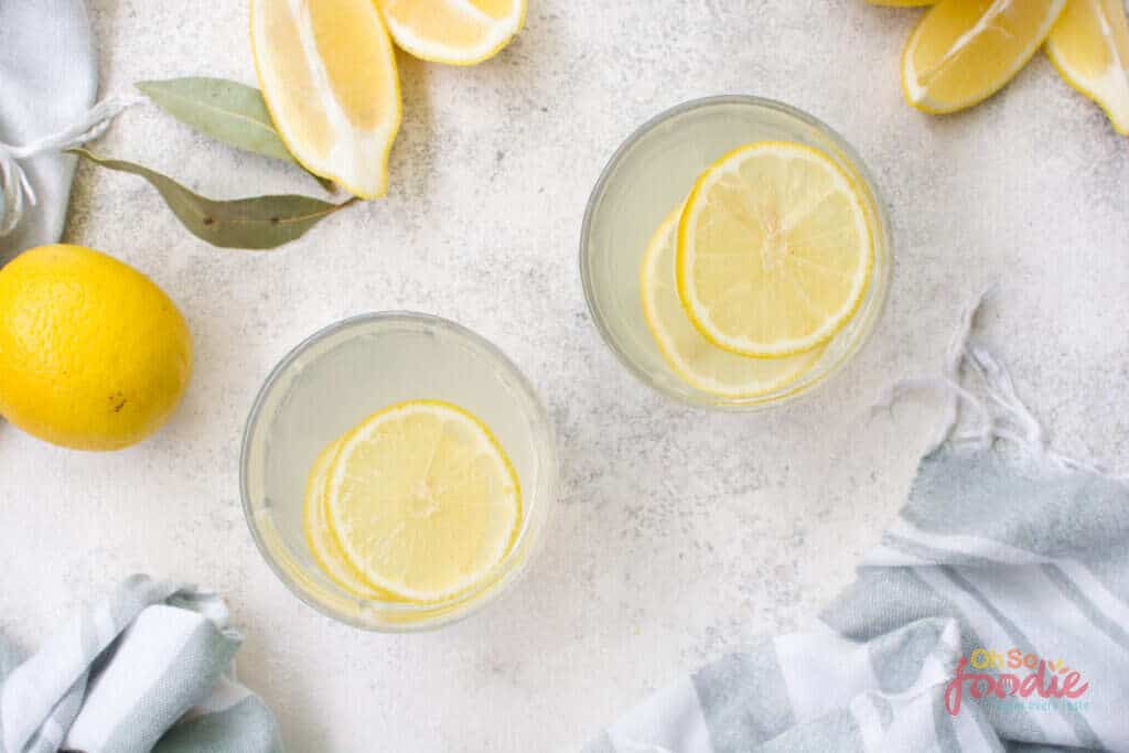 refreshing keto swerve lemonade