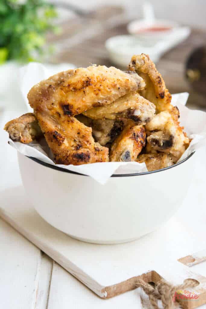 Keto chicken wings with baking powder