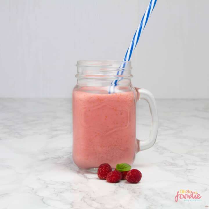 Keto raspberry smoothie recipe