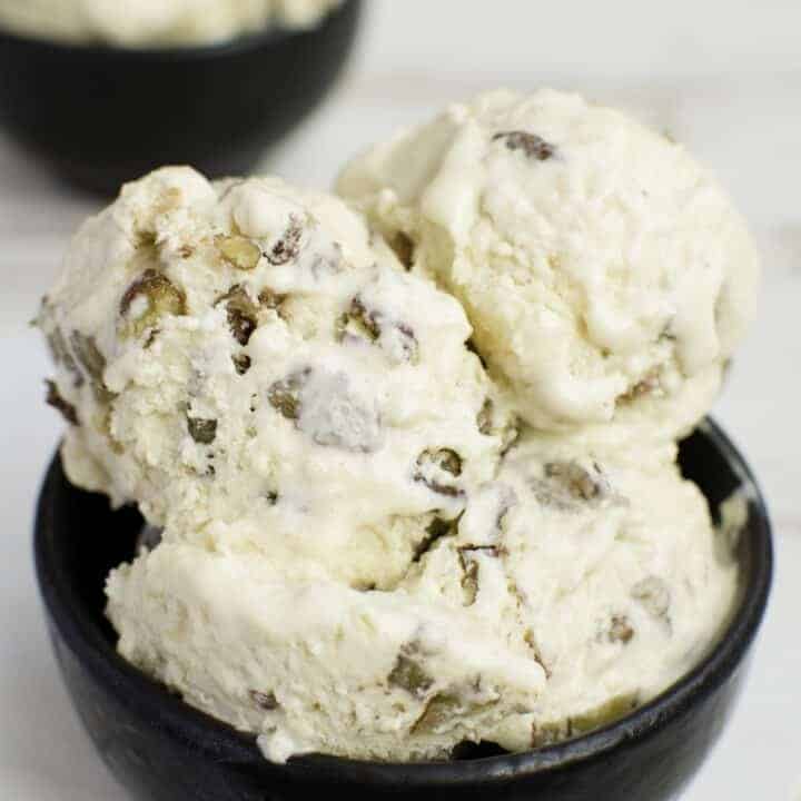 keto butter pecan ice cream withy heavy cream