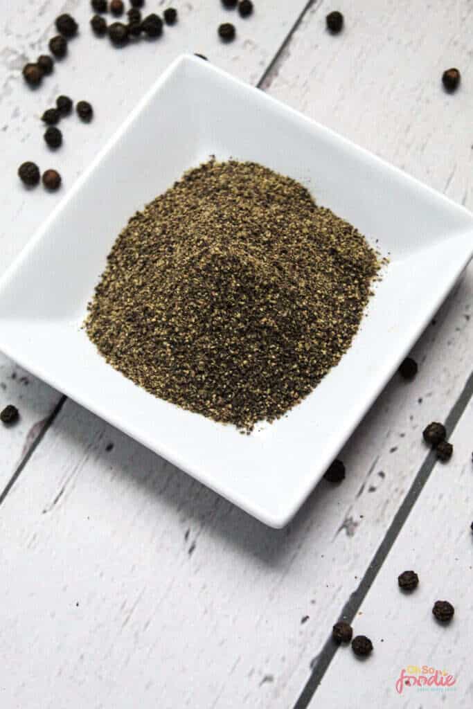 ground black pepper 