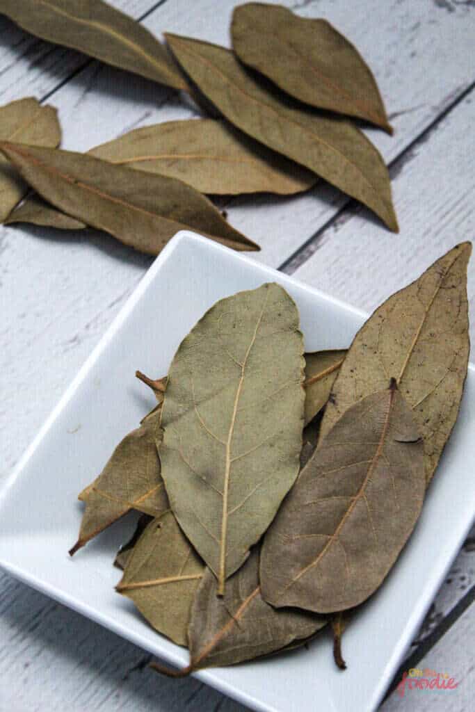 feuilles de laurier séchées