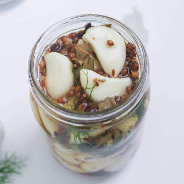 jar of pickled garlic cloves