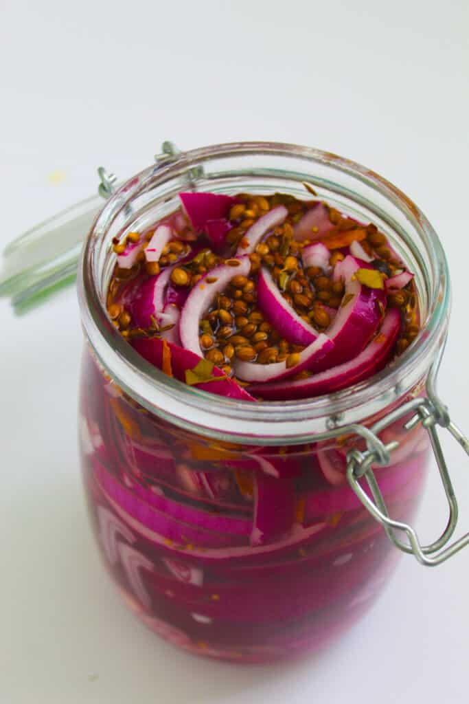 pickled red onions with pickling spice