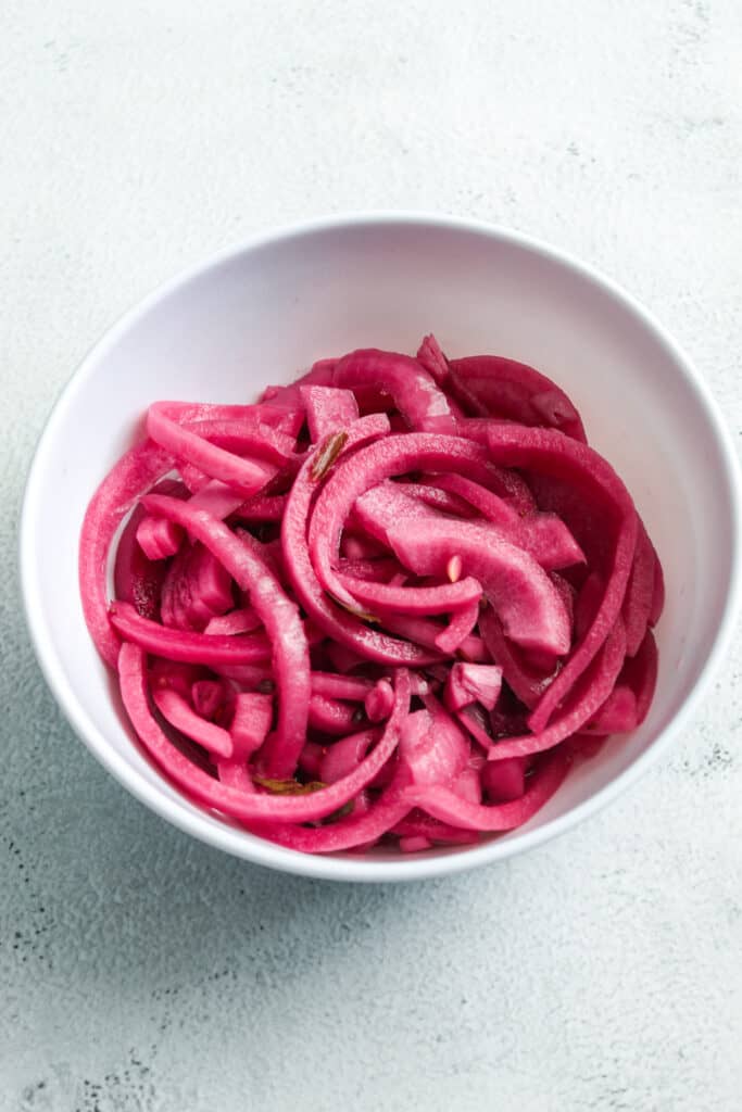 Pickled red onion recipe with picking spice 