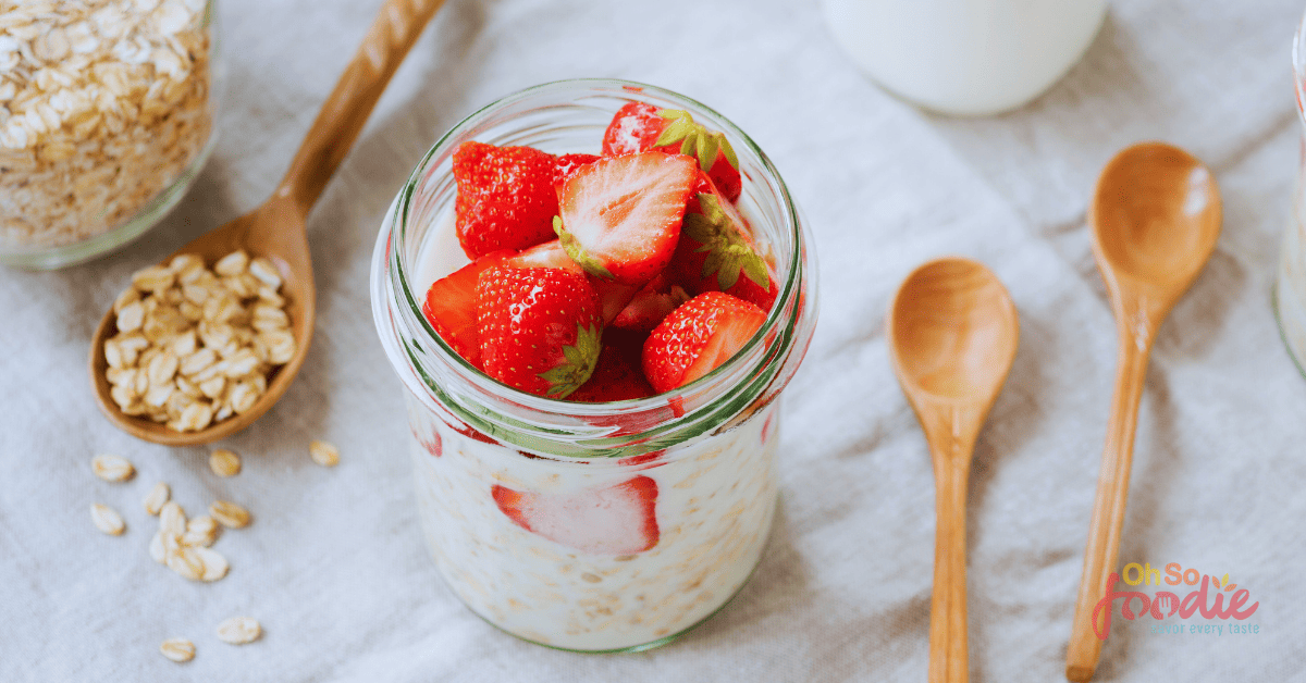overnight oats with strawberries