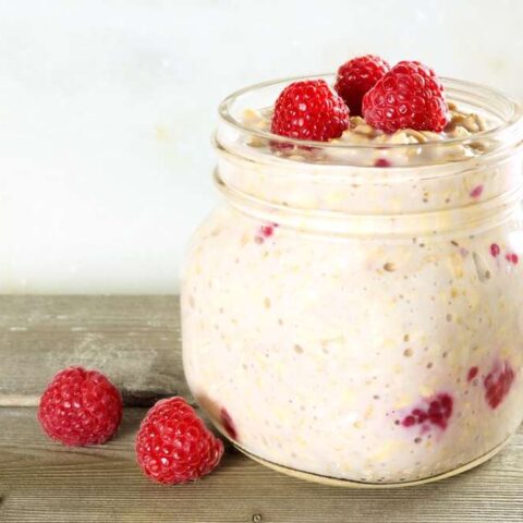 raspberry overnight oats