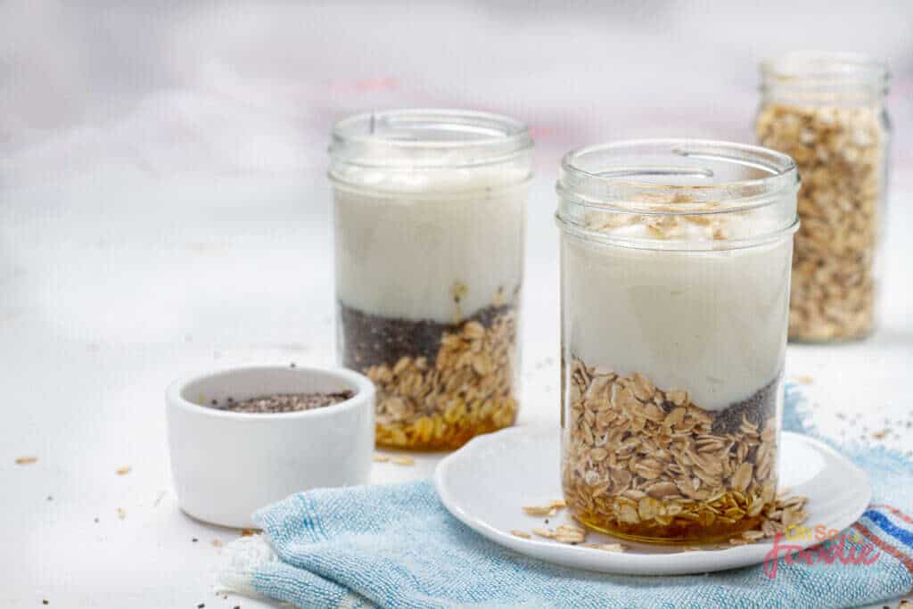how to make overnight oats with yogurt