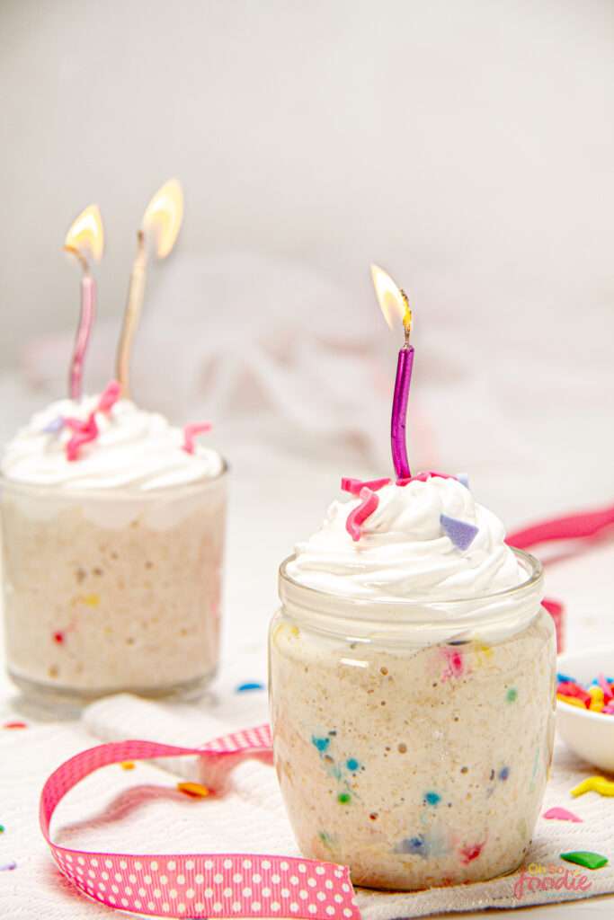 Birthday cake overnight oats